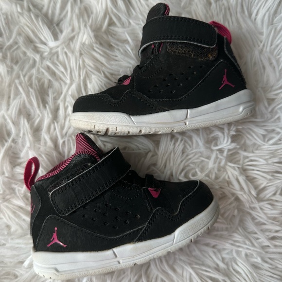Nike Flight Jordan’s pink and black high top sneakers size 5c - Picture 4 of 8